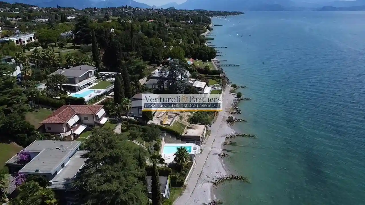 Villa in vendita a Padenghe sul Garda