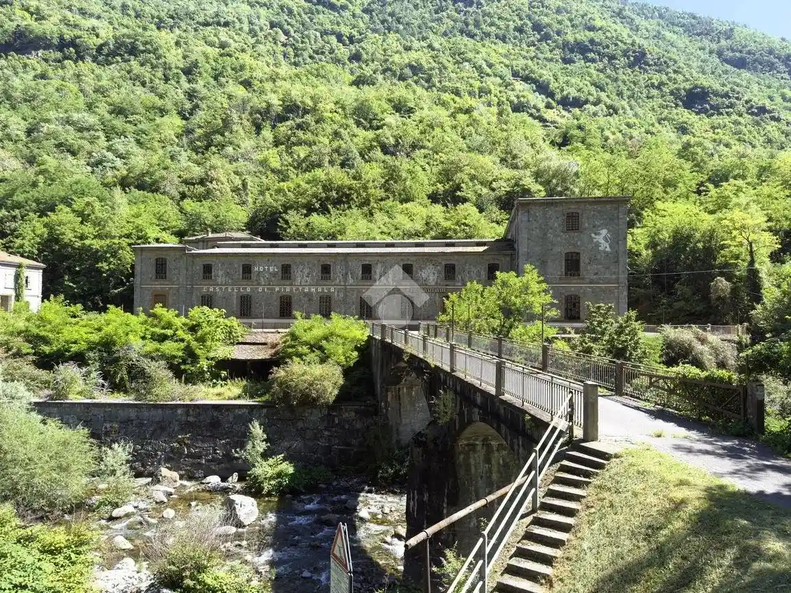 Palazzo - Edificio in vendita a Tirano