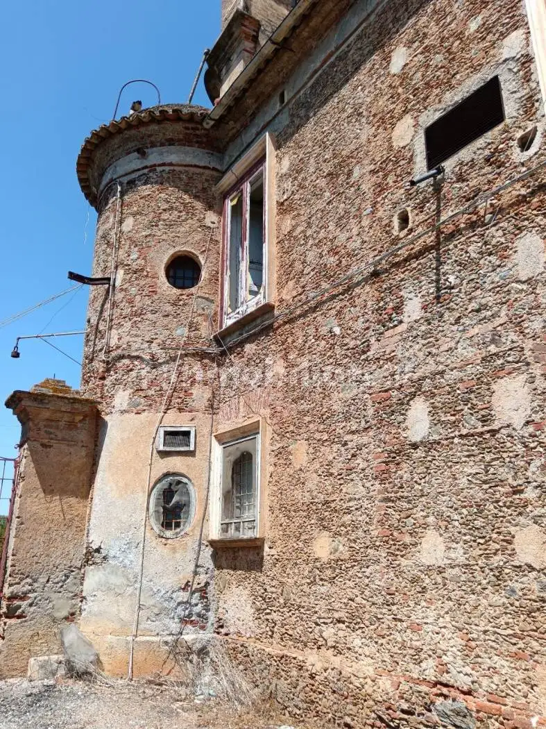 Palazzo - Edificio in vendita a Lamezia Terme