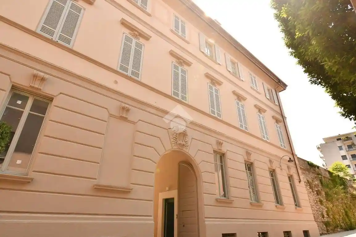 Appartamento in vendita a Como