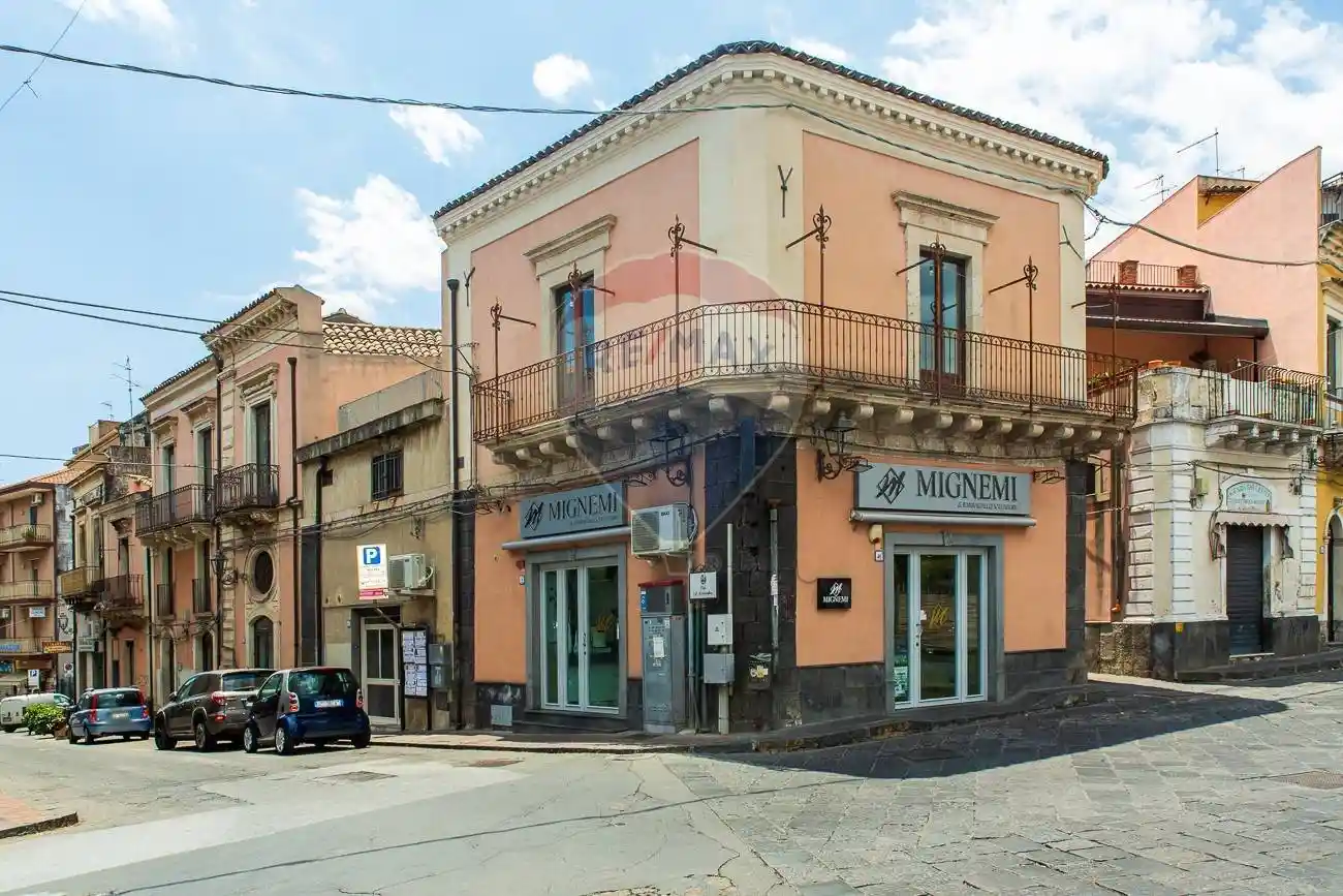 Casa indipendente in vendita a Aci Catena