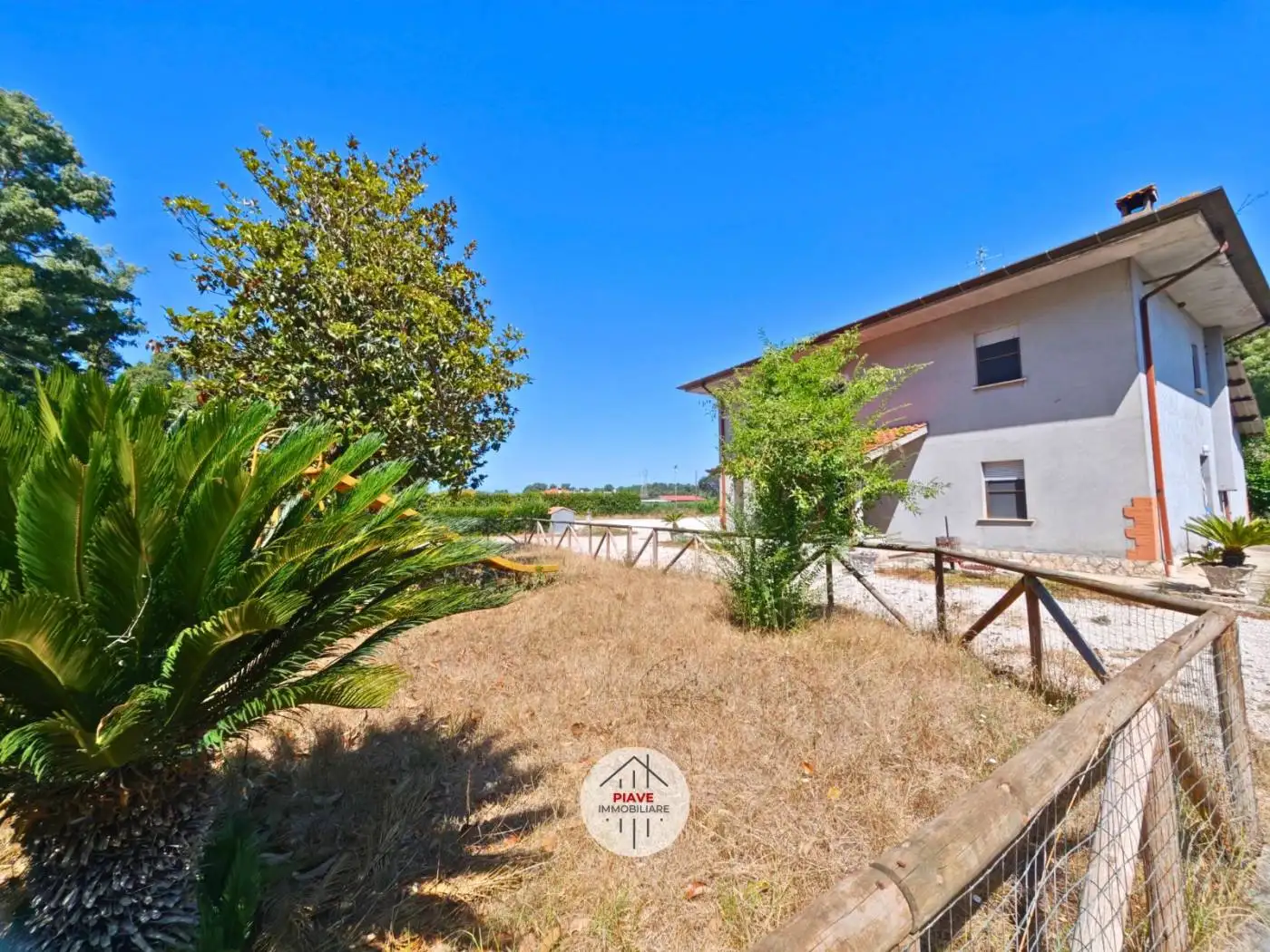 Rustico - Casale in vendita a Latina