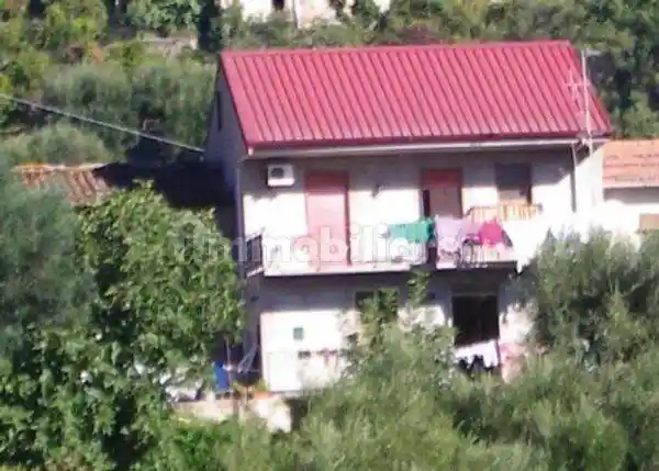 Casa indipendente in vendita a Sant'Angelo di Brolo
