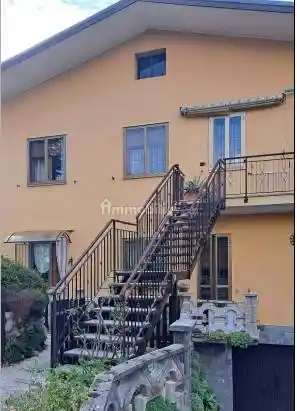 Casa indipendente in vendita a Induno Olona