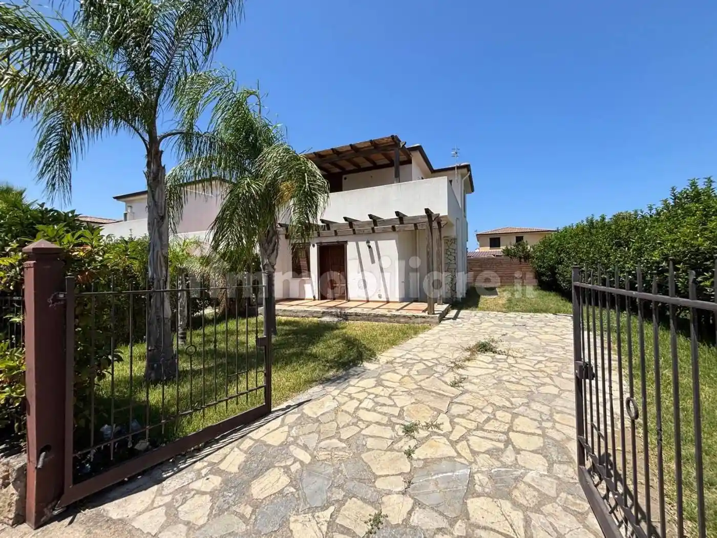 Villa in vendita a Campofelice di Roccella