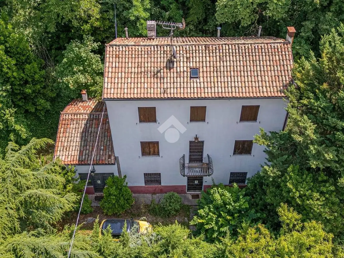 Casa indipendente in vendita a Dolcè