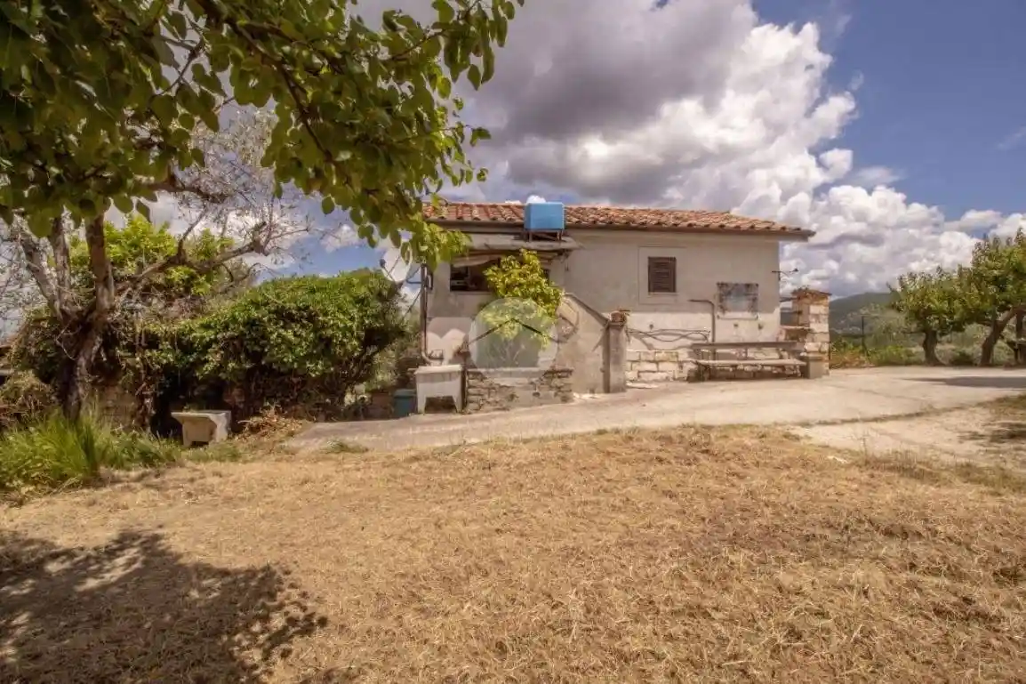 Casa indipendente in vendita a Palombara Sabina