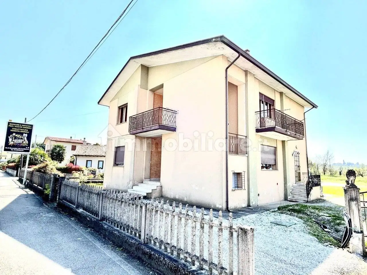 Appartamento in vendita a Colle Umberto