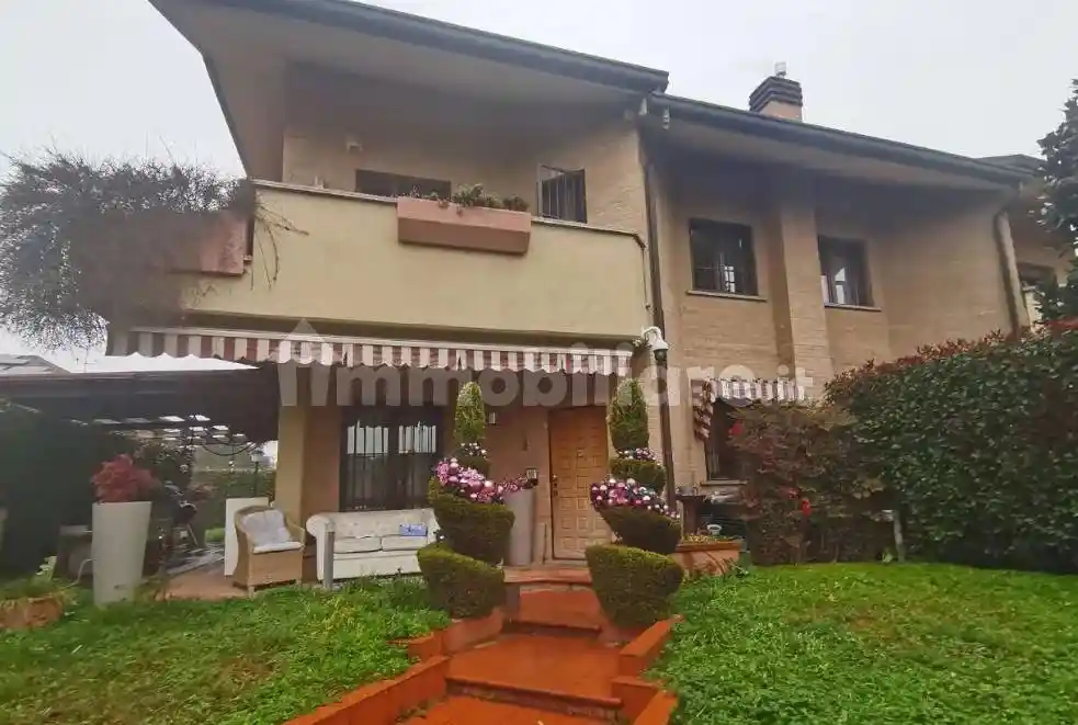 Villa in vendita a Paderno Dugnano