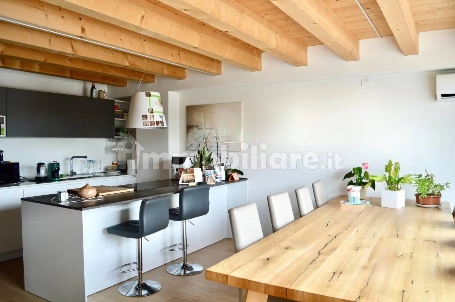 Villa in vendita a Montecchio Precalcino