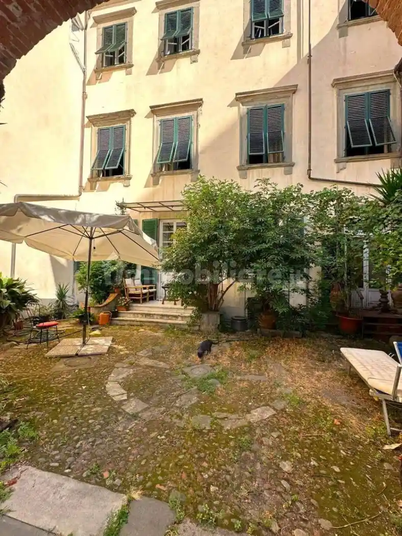 Appartamento in vendita a Lucca