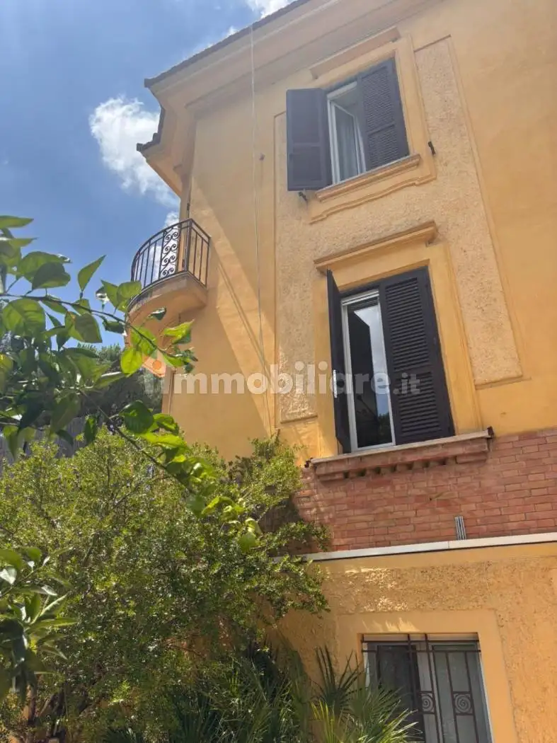 Palazzo - Edificio in affitto a Roma