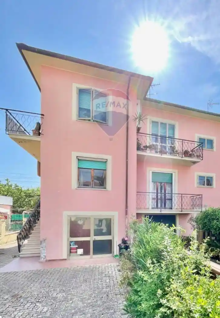 Appartamento in vendita a Cecina