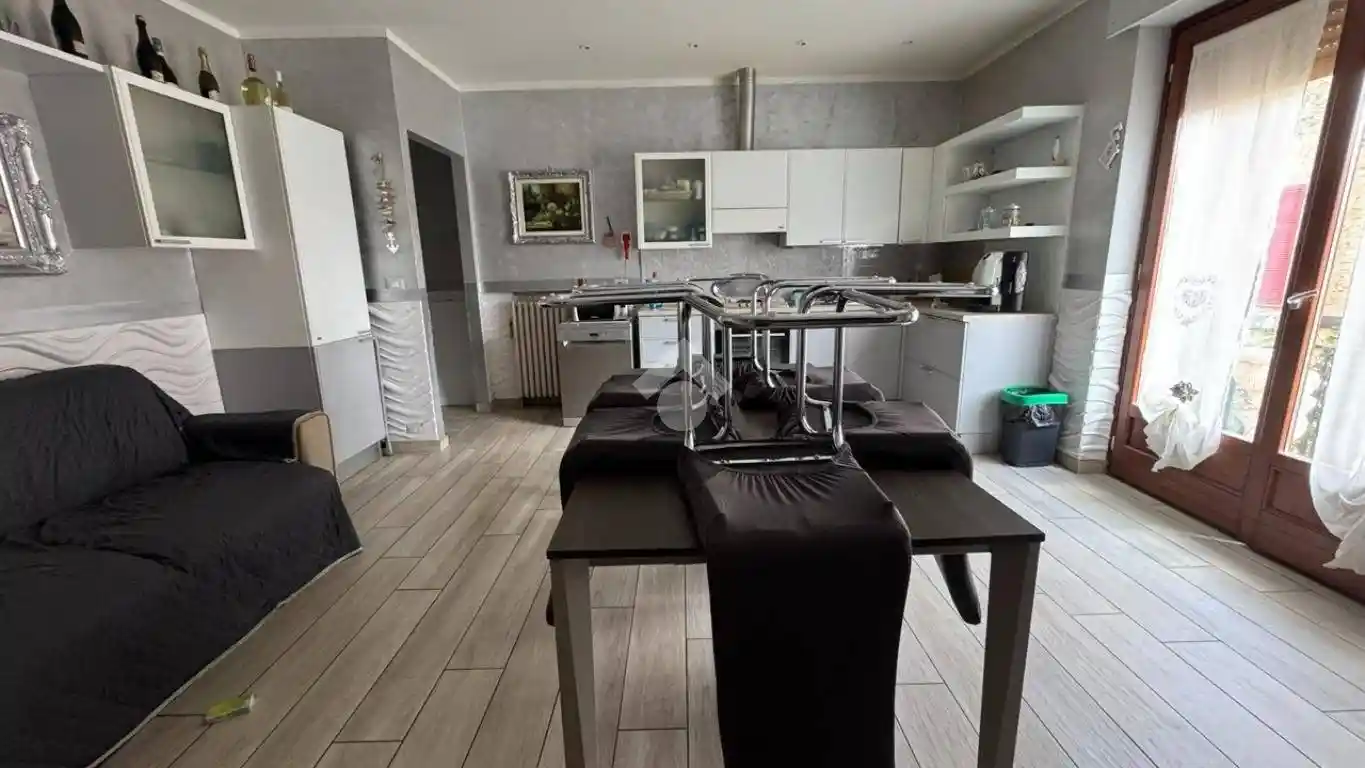 Quadrilocale via V. Veneto 86, Costiglione Saluzzo, Costigliole Saluzzo - foto 3