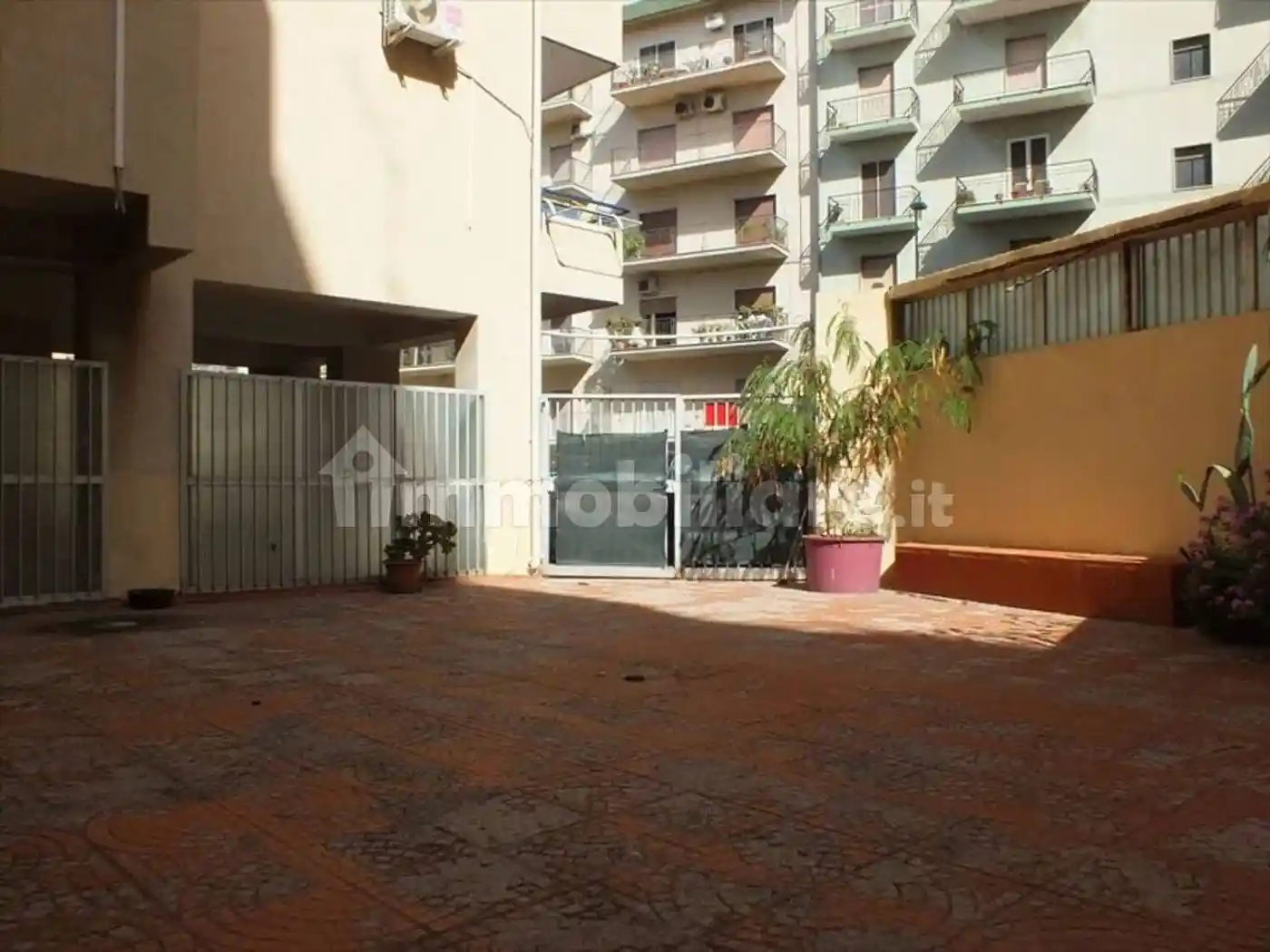 Palazzo - Edificio in Affitto - foto 5