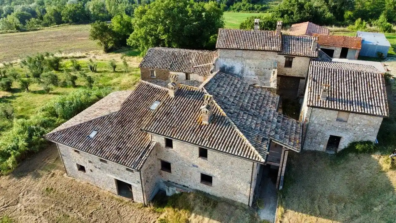 Palazzo - Edificio in vendita a Massa Martana