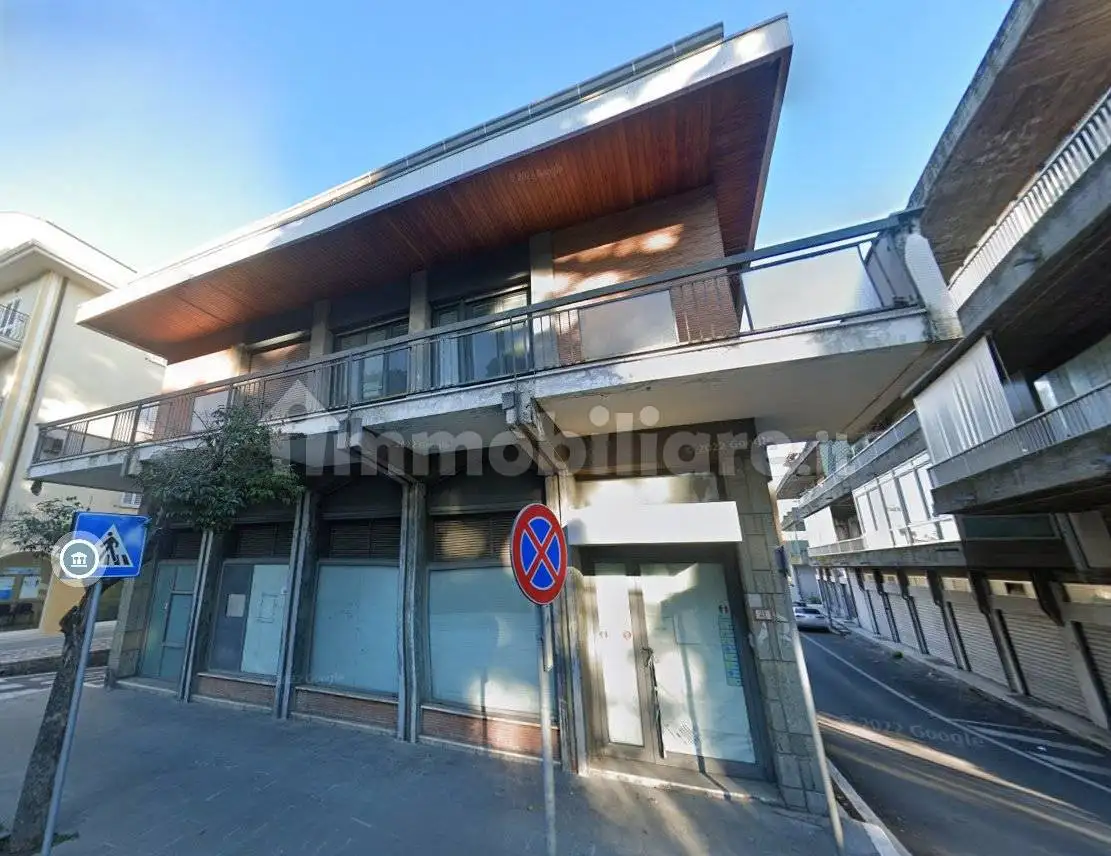 Palazzo - Edificio in vendita a Alba Adriatica