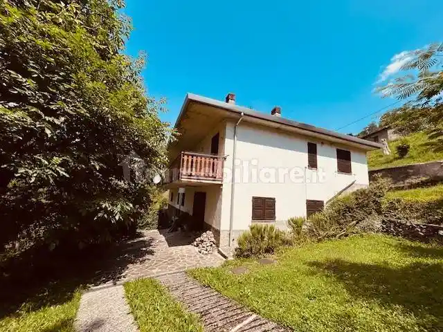 Villa in vendita a Albino