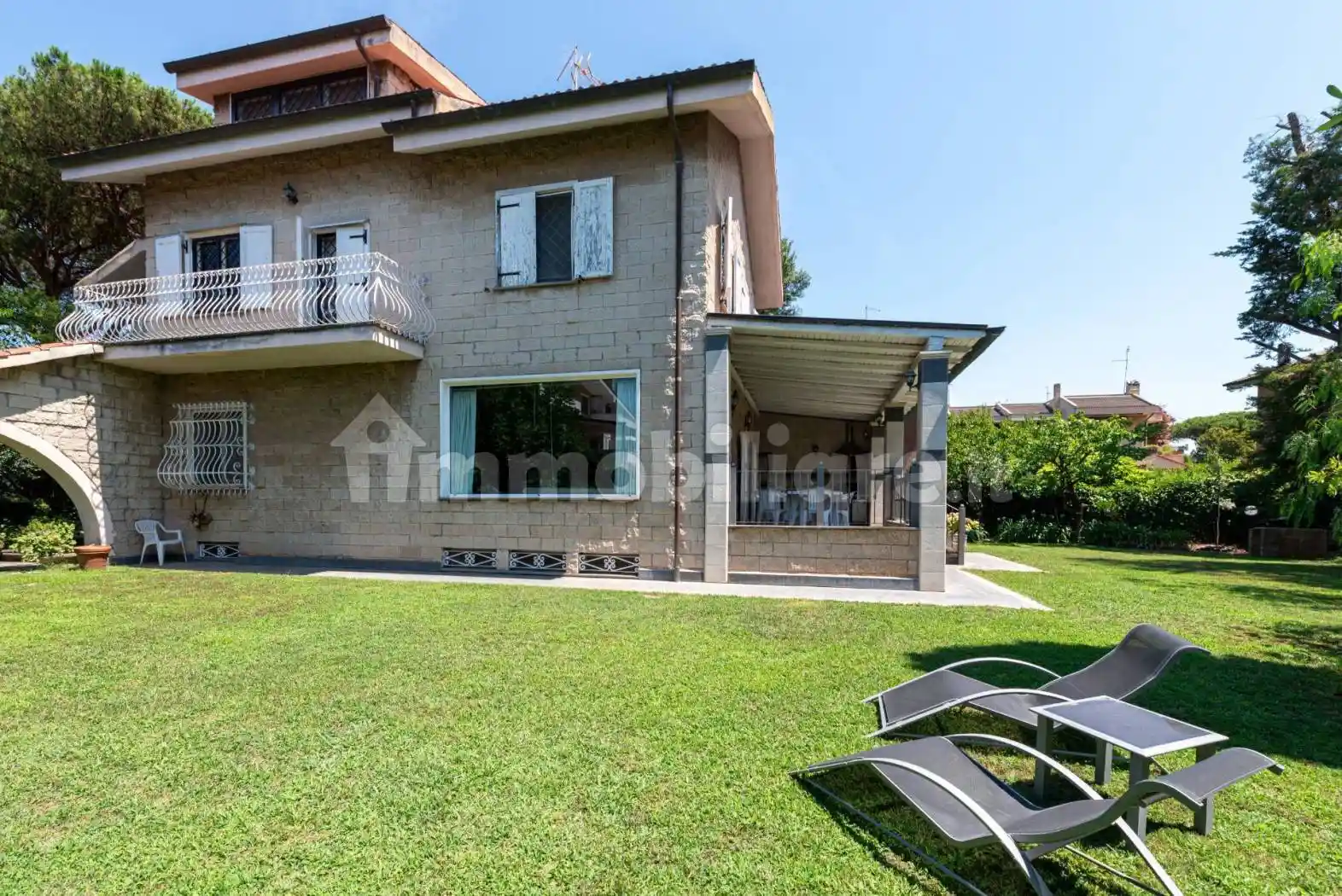 Villa unifamiliare via Euripide, Axa, Roma - foto 2