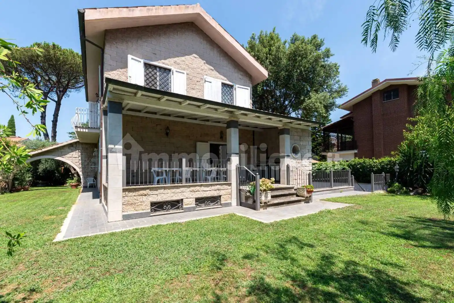 Villa unifamiliare via Euripide, Axa, Roma - foto 3