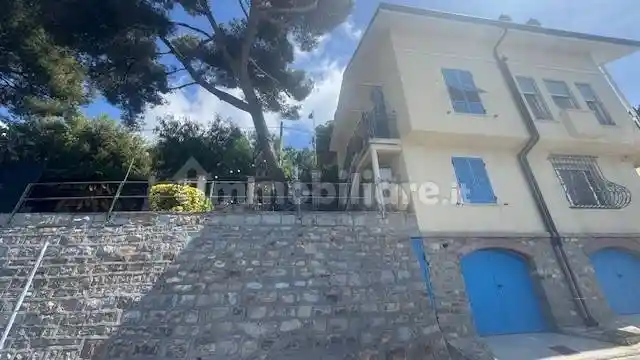 Villa in vendita a Ospedaletti
