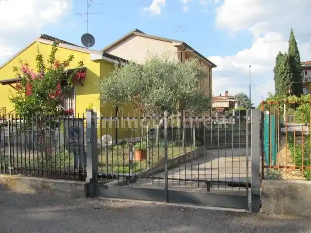 Casa indipendente in vendita a Verona