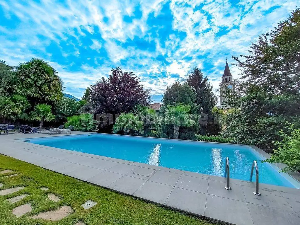 Villa in vendita a Domaso