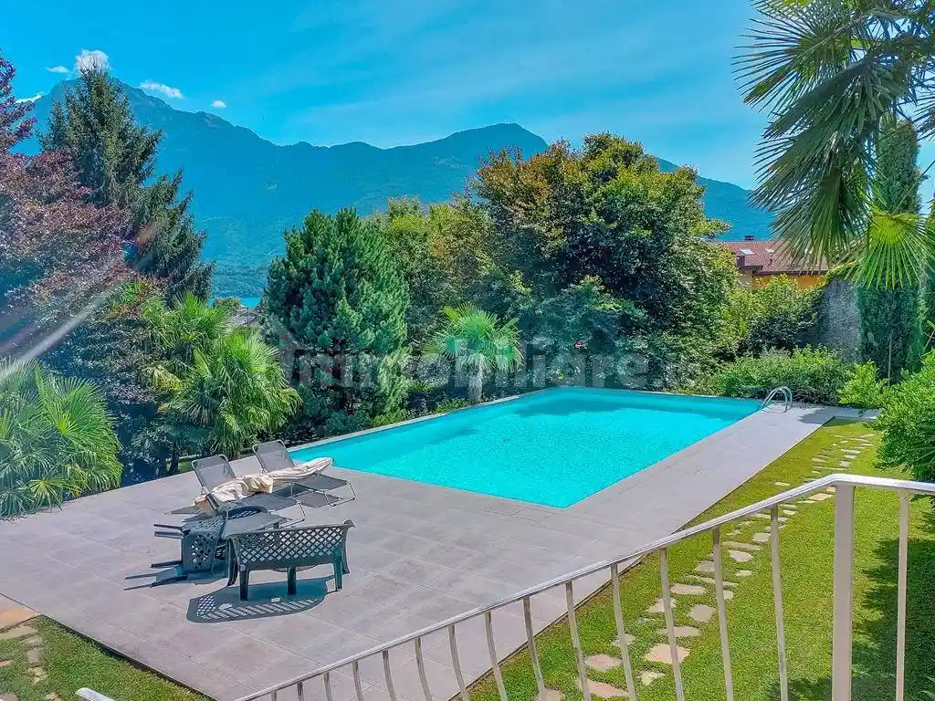 Villa in vendita a Domaso