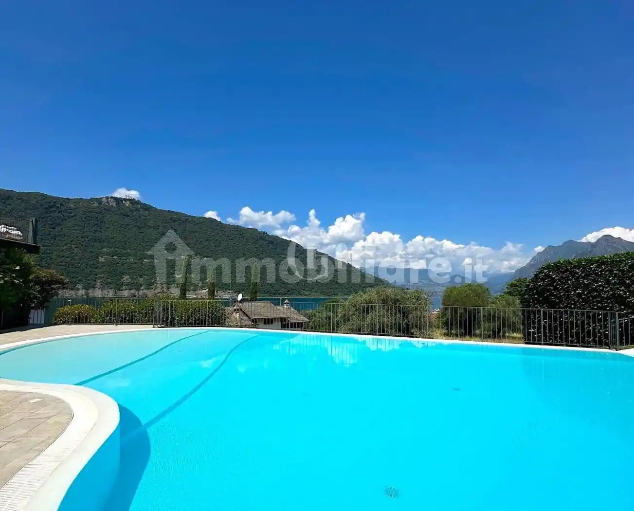 Appartamento in vendita a Sale Marasino