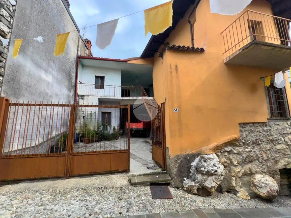 Appartamento in vendita a Adrara San Martino