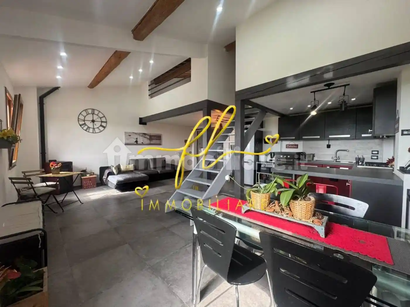 Appartamento in vendita a Collesalvetti