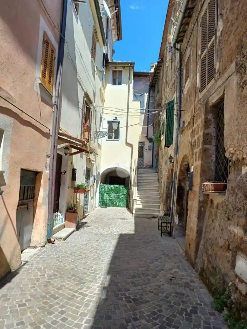 Appartamento in vendita a Faleria