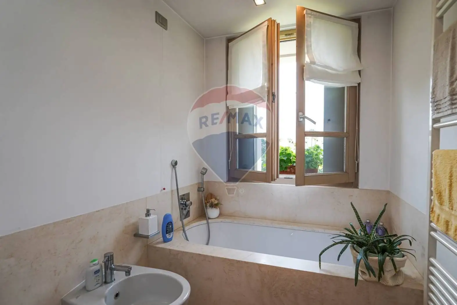 Villa unifamiliare, ottimo stato, 525 m², Cene - foto 3