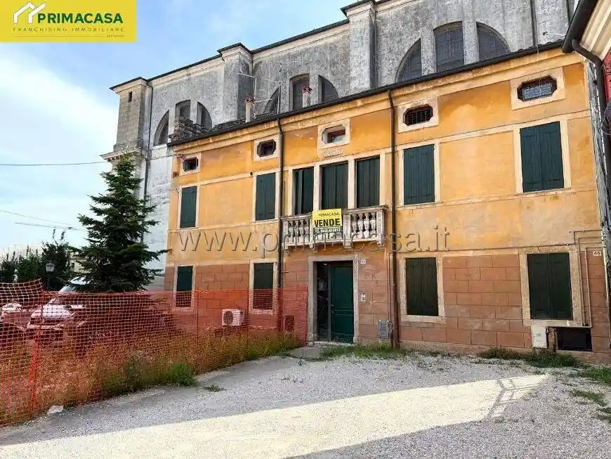 Palazzo - Edificio in vendita a Cologna Veneta
