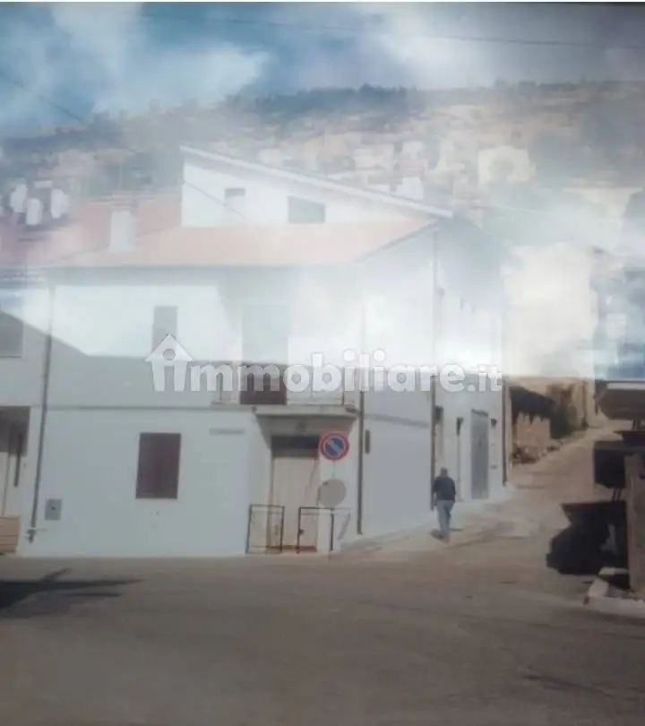 Casa indipendente in vendita a Lecce nei Marsi
