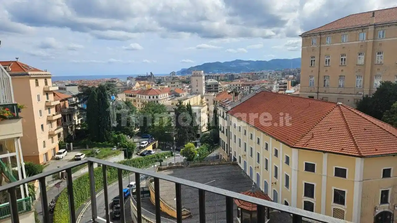 Appartamento in vendita a Savona