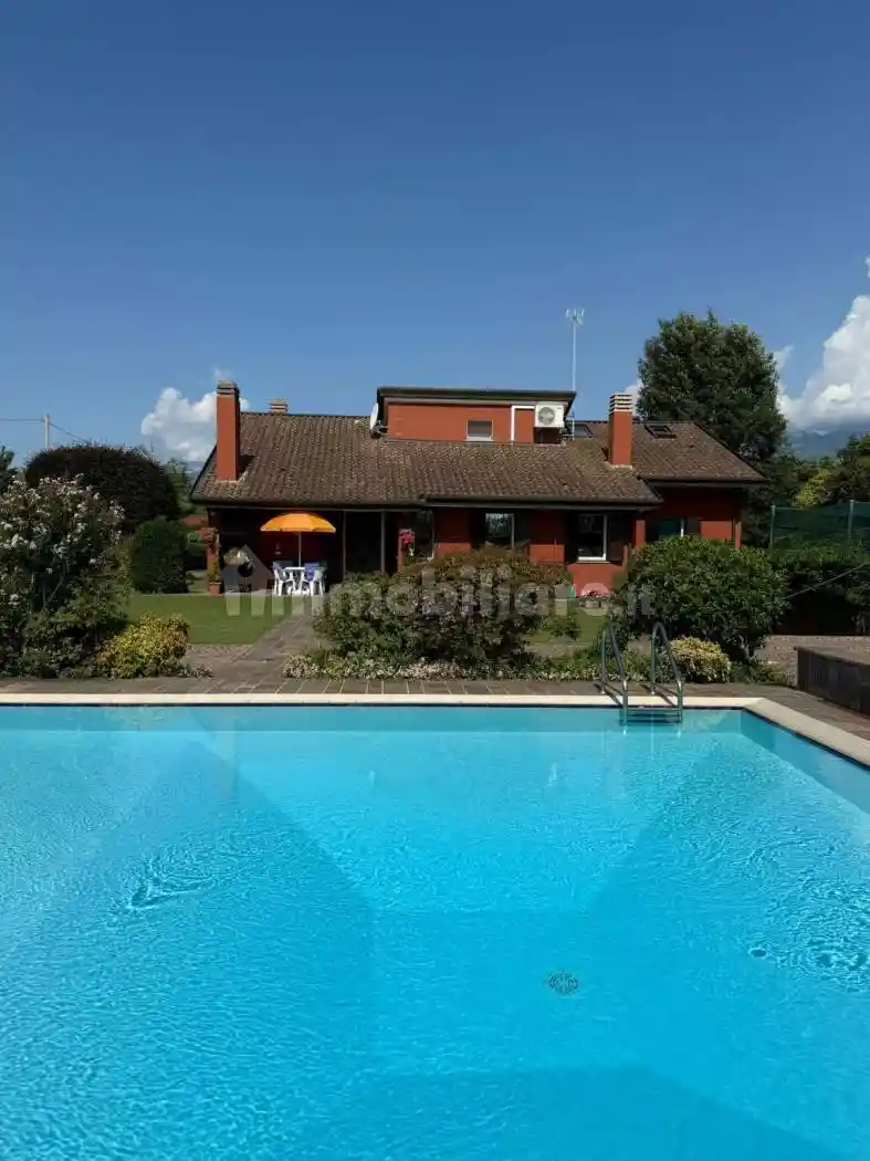 Villa in vendita a Roveredo in Piano
