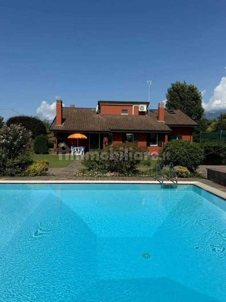 Villa in vendita a Roveredo in Piano