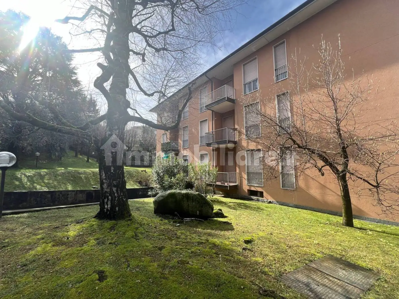 Appartamento in affitto a Lipomo