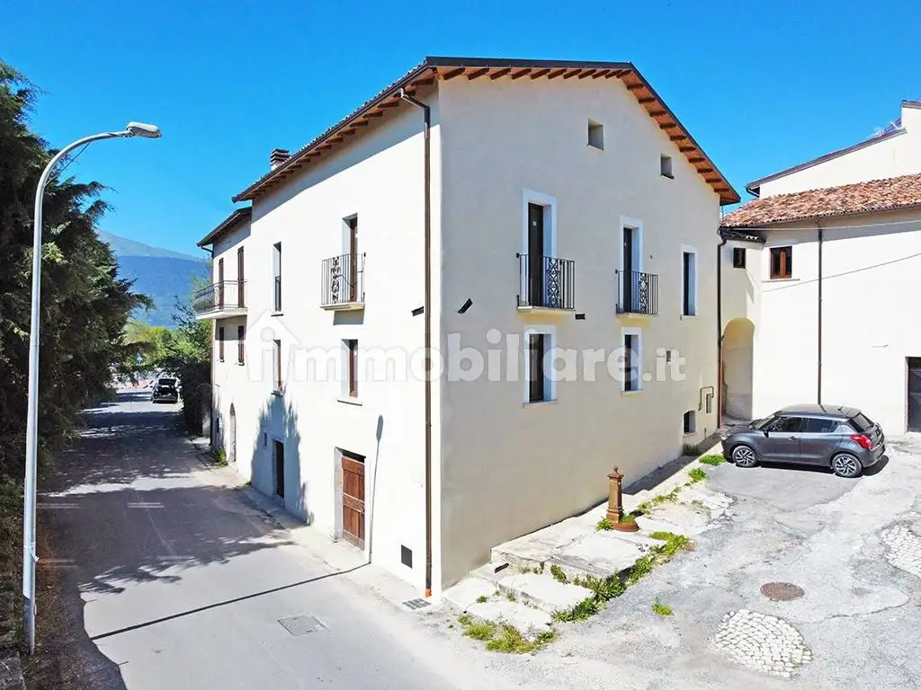 Casa indipendente in vendita a L'Aquila