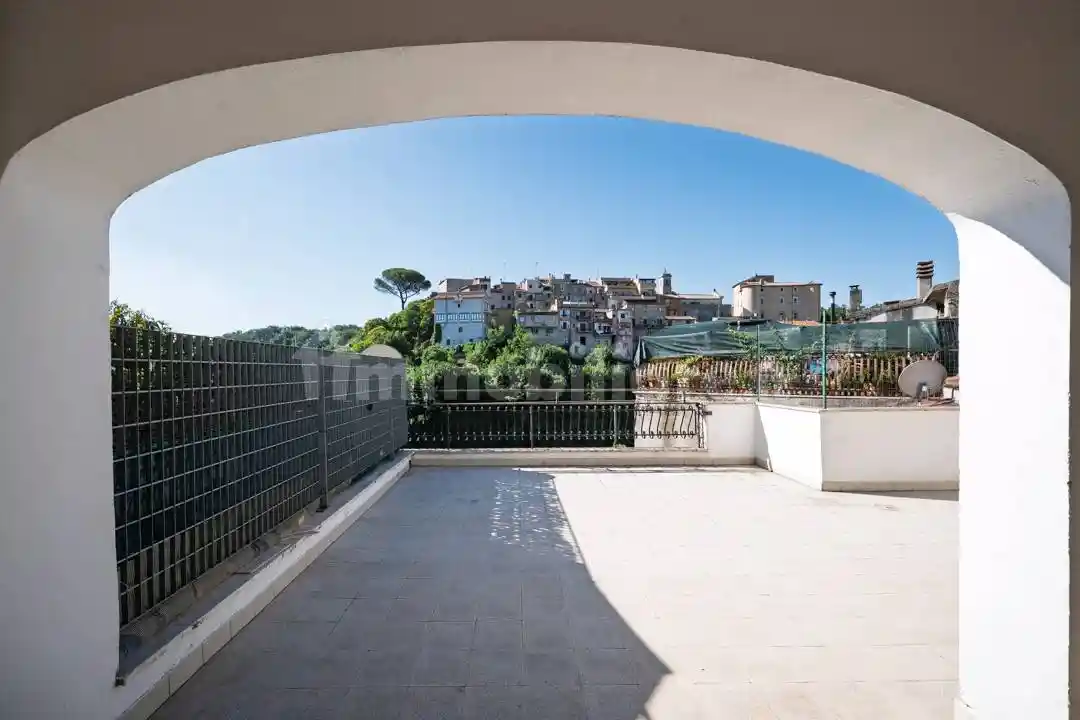 Appartamento in vendita a Riano