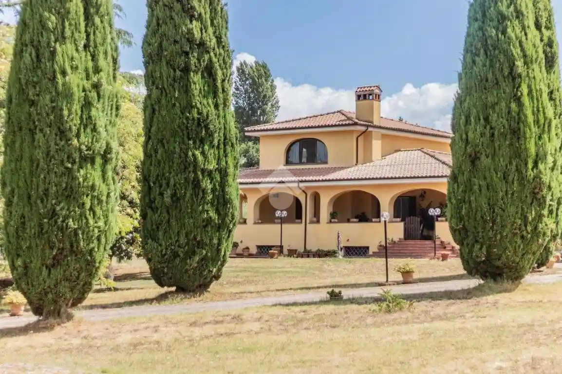 Villa in vendita a Bracciano