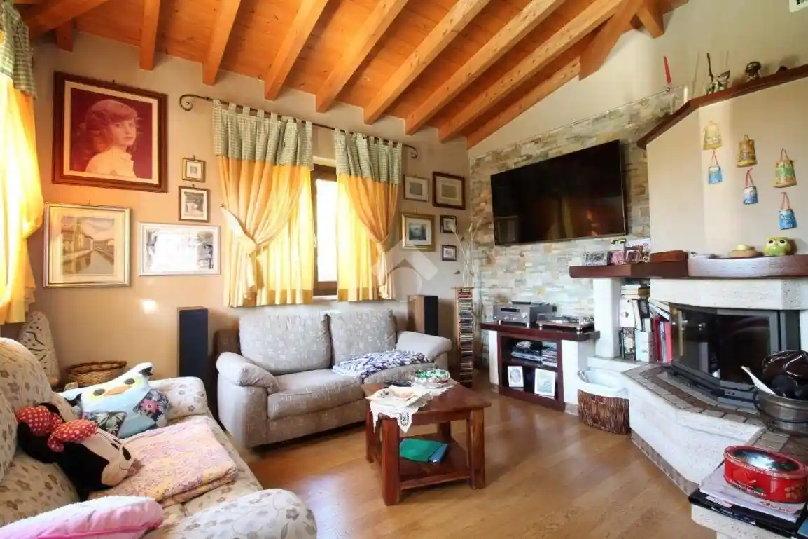 Villa unifamiliare via Afrodite 26, Colli di Enea - Sedici Pini, Pomezia - foto 3