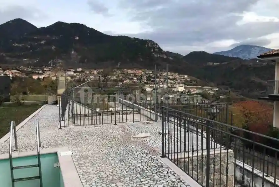 Appartamento in vendita a Tremosine sul Garda