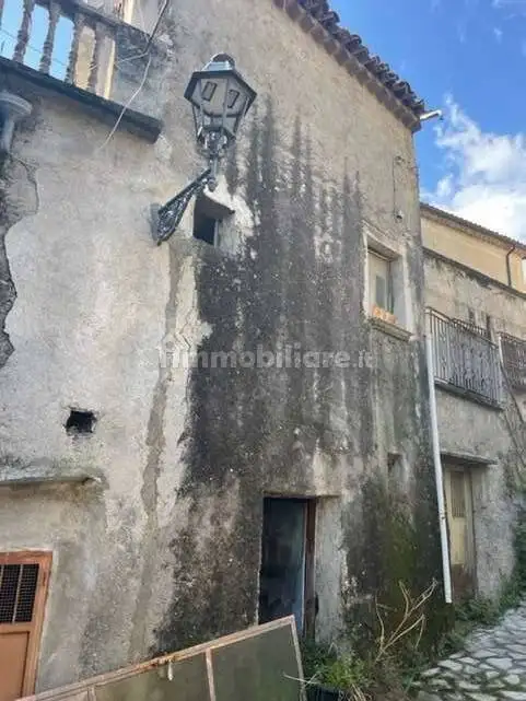 Appartamento in asta a San Basile