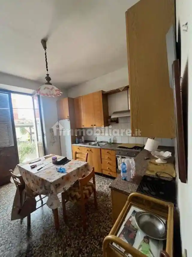 Casa indipendente in vendita a Sarzana