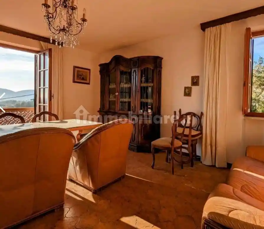 Casa indipendente in vendita a Luni