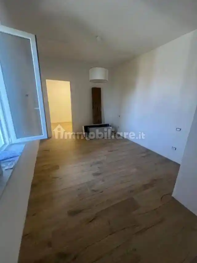 Appartamento in affitto a Luni