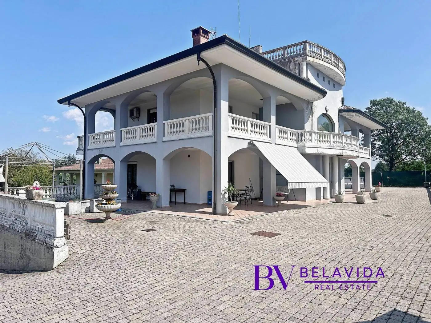 Villa in vendita a Divignano