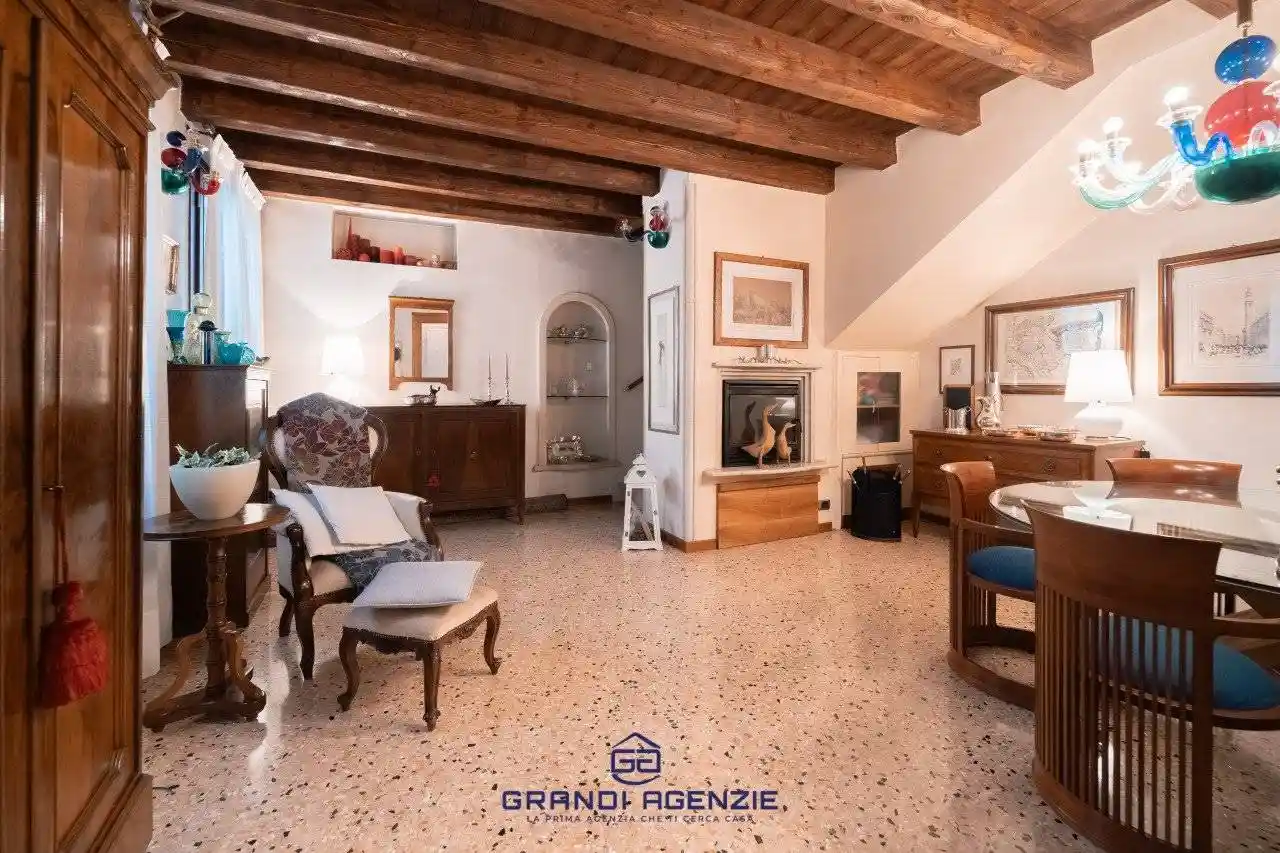 Casa indipendente in vendita a Vicenza